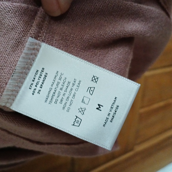 Mod Ref Knit Top - Medium - Picture 6 of 6